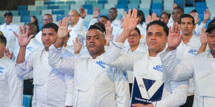 INFOTEP gradúa por validación ocupacional a 82 técnicos de la industria hotelera del Este