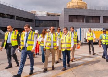 Ministro Paliza supervisa avances de nueva terminal y sistema de equipajes del AILA