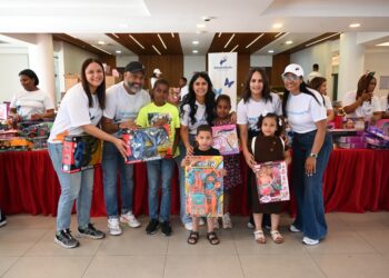 Voluntariado Banreservas llena de alegría el Día de Reyes con entrega de juguetes*