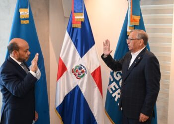 Aguilera juramenta a Luis Valdez como nuevo vicepresidente ejecutivo de Seguros Reservas