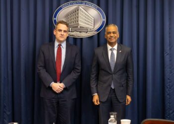 Ministro Joel Santos y subsecretario de Energía de EE. UU. abordan fortalecimiento sectores energía, hidrocarburos y minerales críticos