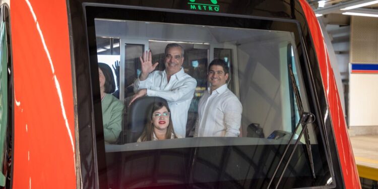 Presidente Abinader pone en marcha Línea 2C del Metro de Santo Domingo que beneficiará a más de un millón de habitantes de Los Alcarrizos y zonas aledañas en SDO