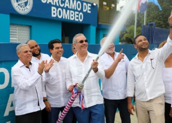 Presidente Luis Abinader deja en operación acueducto de Villa Altagracia que beneficiará a más de 73,000 habitantes