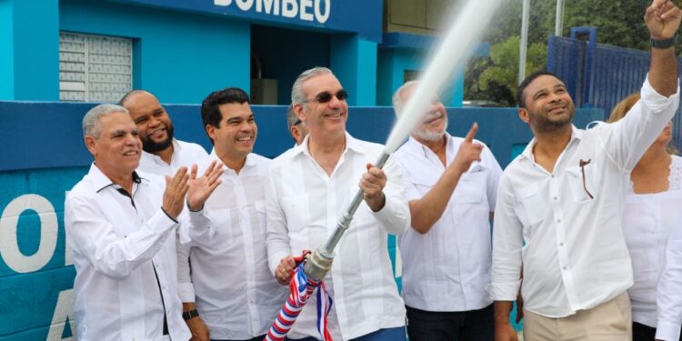 Presidente Luis Abinader deja en operación acueducto de Villa Altagracia que beneficiará a más de 73,000 habitantes