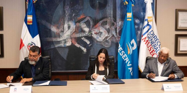Banreservas y DGM formalizan marco de colaboración entre museos de Santiago