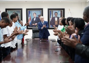 Ministerio de Educación felicita a la juventud dominicana en su día nacional