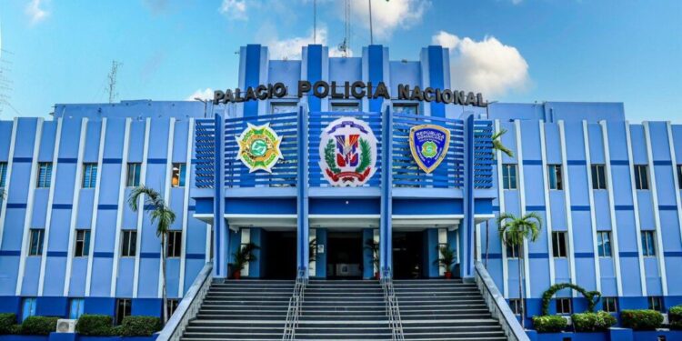 Presidente Abinader designa nuevo subdirector e inspector general de la Policía Nacional y dispone ascensos y retiros