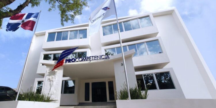 ProCompetencia investiga a tres agentes económicos por posibles prácticas anticompetitivas en licitación del INABIE