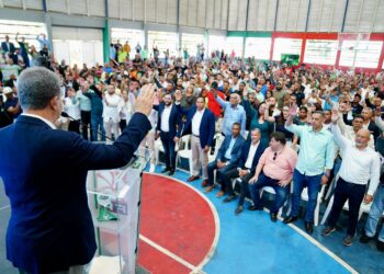 Importantes dirigentes del PLD en Santiago pasan a la Fuerza del Pueblo: un exdiputado, regidores, exregidores y una exgobernadora