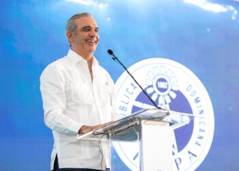 Presidente Abinader inaugura ampliación del acueducto de Azua y otras obras de agua potable que impactarán a más de 100 mil personas