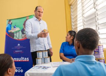 En el Día Nacional del Estudiante, INABIE impulsa jornada que fortalece la nutrición de más de 58,800 alumnos de San Cristóbal