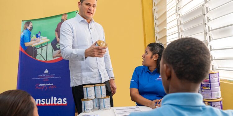 En el Día Nacional del Estudiante, INABIE impulsa jornada que fortalece la nutrición de más de 58,800 alumnos de San Cristóbal