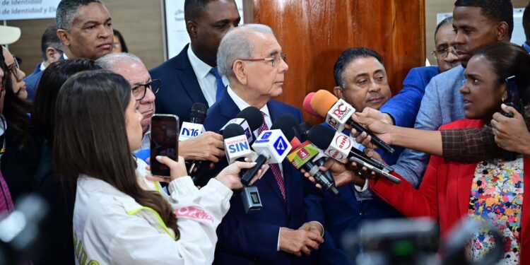 Danilo Medina critica lentitud del gobierno y dice el PLD fijará posición tras rendición de cuentas