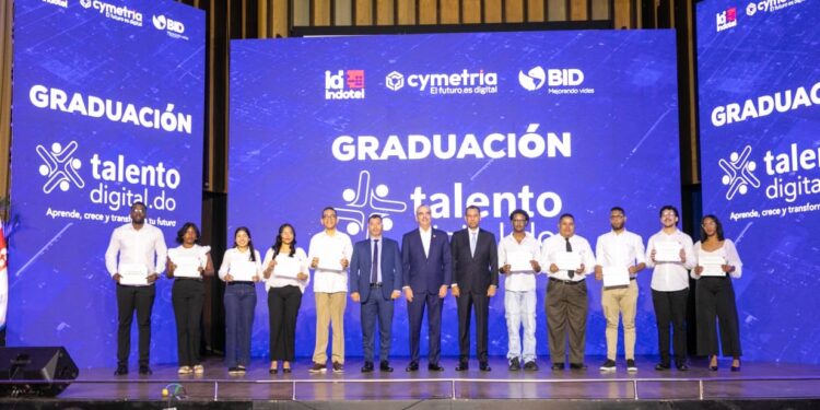 Presidente Abinader encabeza graduación de 5,000 jóvenes del programa Talento Digital, impulsando el capital humano que demanda el mercado laboral