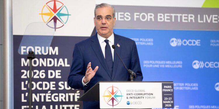 Presidente Abinader reafirma la integridad como eje estratégico del Estado en Foro Global Anticorrupción en París