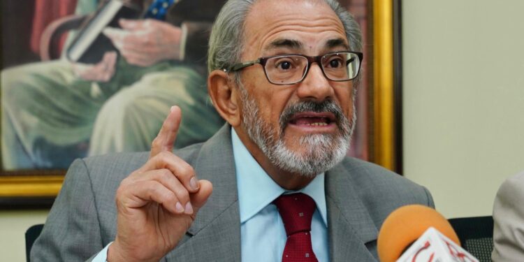 FP: Aumento de permisos, vertederos y daños ecológicos ponen en duda política ambiental del Gobierno