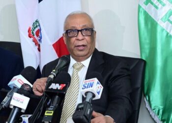 Fuerza del Pueblo exige transparencia en combustibles y publicación de costos, márgenes e impuestos