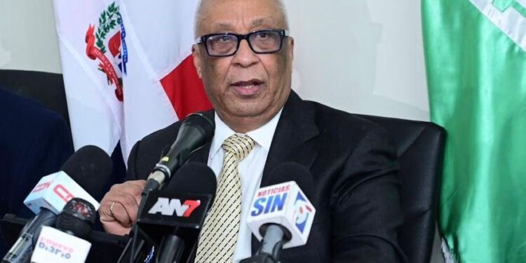 Fuerza del Pueblo exige transparencia en combustibles y publicación de costos, márgenes e impuestos