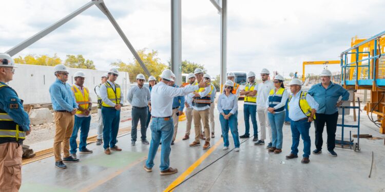 Comisiones visitan instalaciones y obras de empresas que compiten por el Monorriel SD