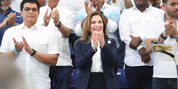 Fellito Suberví: En el PRM hay grandes hombres y mujeres y la mejor es Carolina Mejía