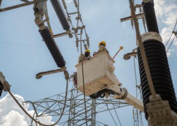 ETED despliega brigadas técnicas y tecnología de drones para garantizar la estabilidad del servicio eléctrico nacional durante el asueto