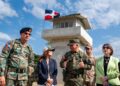 Ministro de Defensa y embajadora de Estados Unidos realizan recorrido por la zona fronteriza de Dajabón
