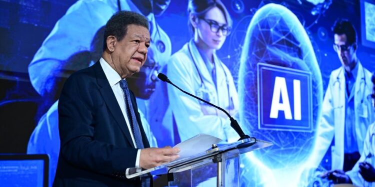 Al iniciar foro sobre salud del futuro, Leonel Fernández afirma que la IA inaugura una nueva era en la medicina