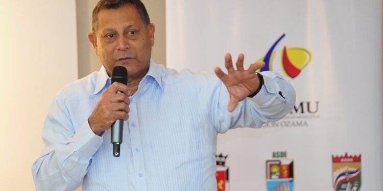 Nelson Núñez instruye a alcaldes de provincias bajo alerta a activar comités de emergencia