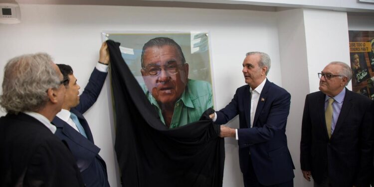 Presidente Abinader encabeza reapertura del Museo Nacional de Historia y Geografía que fortalece la memoria histórica nacional con valiosa colección de objetos y obras