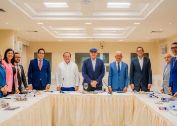 Paliza participa en comisión que estudia ley contra financiamiento ilícito