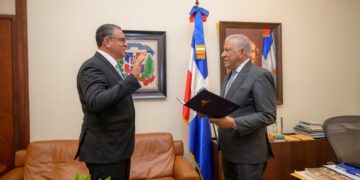 Ministro Andrés Bautista juramenta a Carlos Alessandry Roa Howley como director ejecutivo del Plan San Juan
