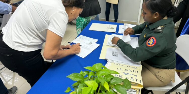 “Es un alivio”: retirados reciben 9.3 millones en pagos retroactivos