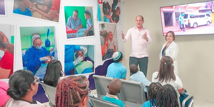 El INABIE transformará la vida de 9 estudiantes con cirugías oculares especializadas