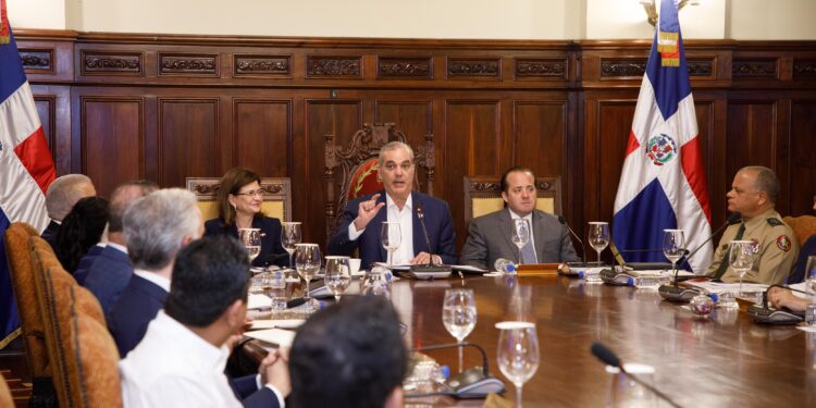 Gobierno anuncia nuevas medidas para enfrentar el impacto de la crisis en Medio Oriente sobre la economía dominicana