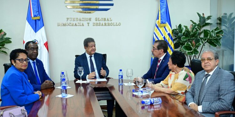 Leonel Fernández recibe en Funglode a Jorge Asjana, candidato a rector de la UASD
