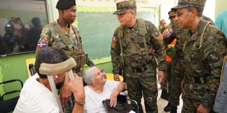 Ministerio de Defensa realiza gran operativo médico y acción cívica en Licey al Medio