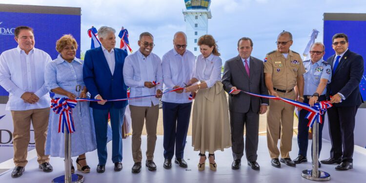 IDAC, DA y FARD inauguran torre de control y sistema de balizamiento de pista en la Base Aérea de San Isidro