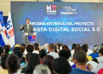 Indotel impulsa inclusión tecnológica con entrega de Canasta Digital Social 3.0 a más de 350 personas en Circunscripción 3 del DN