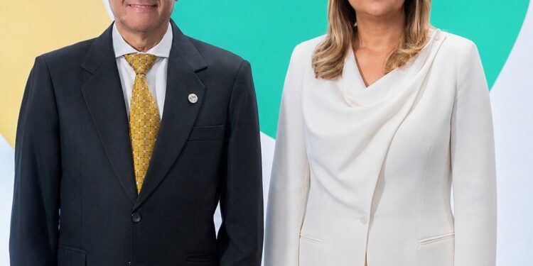 La Asociación La Vega Real de Ahorros y Préstamos (ALAVER) informa el inicio de una nueva etapa de liderazgo ejecutivo, como parte de su proceso de fortalecimiento institucional