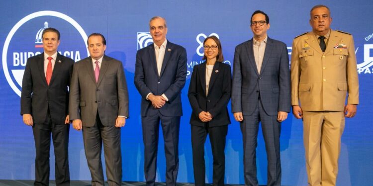 Gobierno presenta nuevo sistema de Permiso de Salida de Menor 100% digital; servicio estará gratuito hasta el 28 de junio