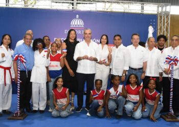 Presidente Luis Abinader entrega remodelado Club Los Cachorros de Cristo Rey con inversión de RD$54 millones