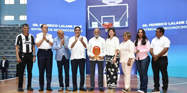 Vicepresidenta Raquel Peña y ministro Kelvin Cruz inauguran Torneo de Baloncesto Interbarrial