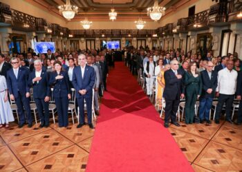 Empresarios y sindicalistas se comprometen a seguir trabajando junto al Gobierno en favor del crecimiento económico y bienestar de trabajadores
