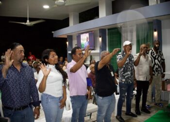 Antonio Florián juramenta en Puerto Rico a nuevos miembros de la Fuerza del Pueblo provenientes del PRM y el PLD