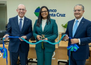 Banco Santa Cruz realiza acto de bendición de centro de negocios en Mao, Valverde