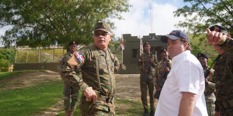 Ministros de Defensa y de la Presidencia realizan recorrido estratégico por la carretera Internacional para fortalecer la seguridad y el desarrollo en la frontera
