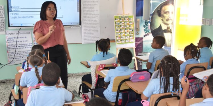 Más de 23 mil docentes y técnicos participan en la primera semana de la quinta fase de la Evaluación de Desempeño Docente