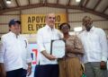 Presidente Abinader entrega 400 certificados de títulos de propiedad en Pepillo Salcedo, llevando seguridad jurídica y nuevas oportunidades de desarrollo a unas 1,600 personas