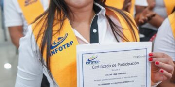 INFOTEP y PROCIGAR certifican los primeros 127 egresados de la Escuela de Tabaqueros de Tamboril