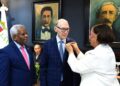 Ayuntamiento de La Vega declara Hijo Meritísimo al historiador Frank Moya Pons
